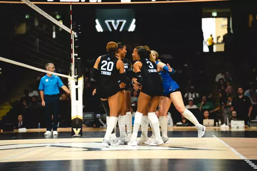 VB Huddle at Vandy