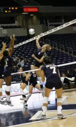 Freshman Katie Russell (8) finished the night with a career-high 17 kills in XU's 3-2 win over IPFW.