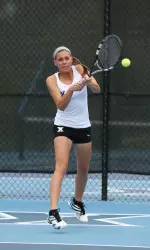 Freshman Lauren Ghidotti went 2-0 on the evening at Eastern Kentucky.