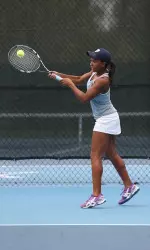 Sophomore Sydney Liggins beat Katie Klyczek at No. 1 singles in three sets.