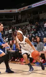 Maleeka Kynard scored a team-high 14 points, all coming in the 2nd half, on Friday night.