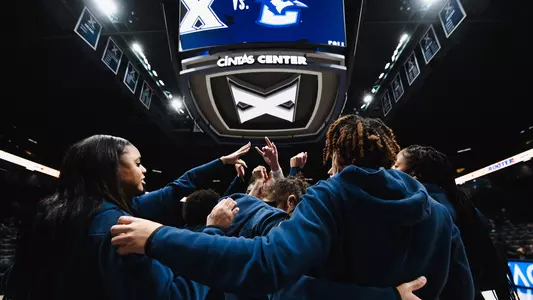 WBB Huddle vs Creighton