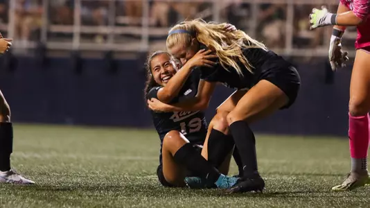 Sonia Vargas and Emma Flick vs Louisville