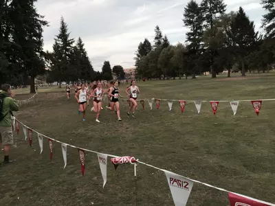 Amelia Evans leads a pack of runners
