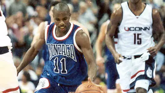 Quentin Hall dribbles past defense