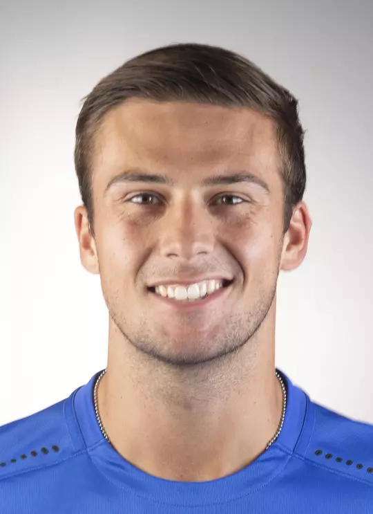Carter Auth headshot