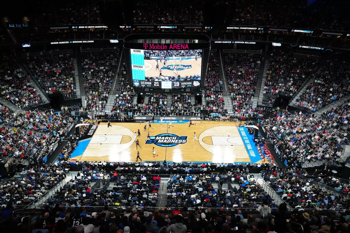 NCAA Basketball: NCAA Tournament West Regional-UCONN vs Gonzaga