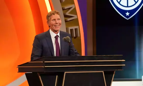 Basketball: Naismith Basketball Hall of Fame Enshrinement