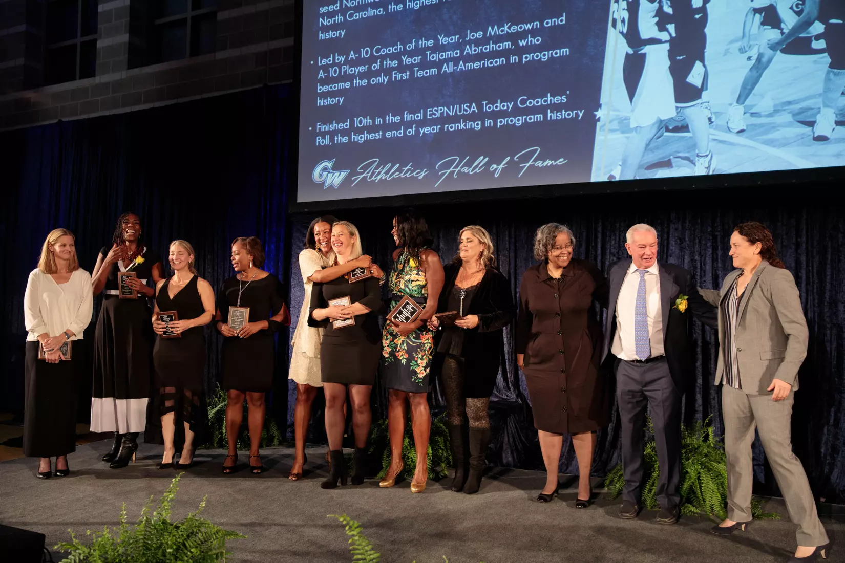 1996-97 Women's Basketball Team with Tanya Vogel