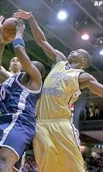 J.R. Pinnock was one of six Colonials in double figures with 17 points Wednesday night at Smith Center.