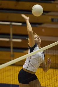 California native Lindsey Vernand had a team-high 12 kills Saturday at UC Irvine.