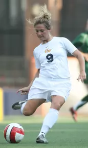 Senior Nicole Trickett