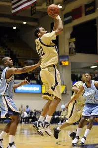 Damian Hollis