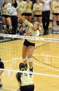 Lauren Whyte had a team-high 16 kills Friday night.