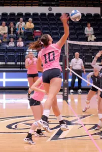 Katie Zulandt had a team-high 13 kills and hit .423 against No. 17 Dayton Sunday afternoon at Smith Center.