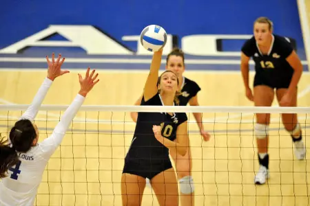 Katie Zulandt led the Colonials with 12 kills Tuesday at UMBC.