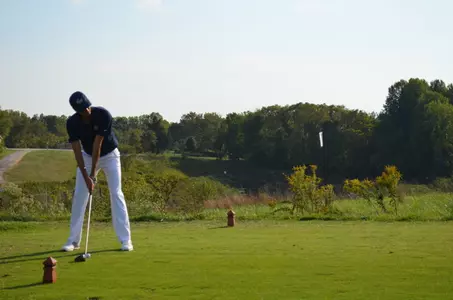 Freshman Carlos Pena tied for 67th place at the Donald Ross Intercollegiate.
