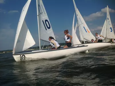 Sophomore Maria Sinagra and senior Kaitlin Denney's victory in the Race 10 finale helped GW secure the final qualifying bid from the MAISA Women's Fall Championship.