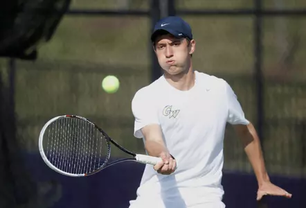Freshman Danil Zelenkov extended his singles win streak to six with a 7-5, 6-0 No. 3 win against Longwood.