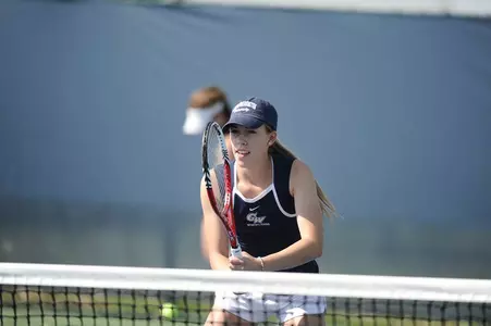Sophomore Allison Hansen is unbeaten in singles at 3-0 this fall season.