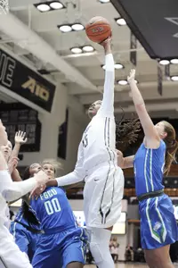 Jonquel Jones scored her 1,000th point as a Colonial on Sunday.