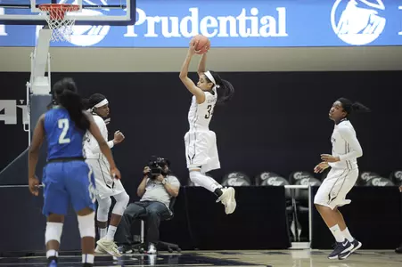 Brianna Cummings scored a career-high 20 points on Monday at Illinois.