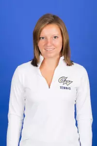 Freshman Marie-Louise Decamps notched her second victory of the weekend at the No. 2 singles slot on Sunday.