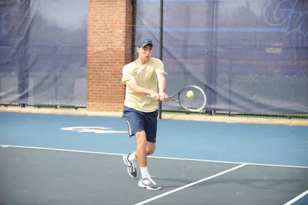Danil Zelenkov will play for his solo flight championship on Sunday.