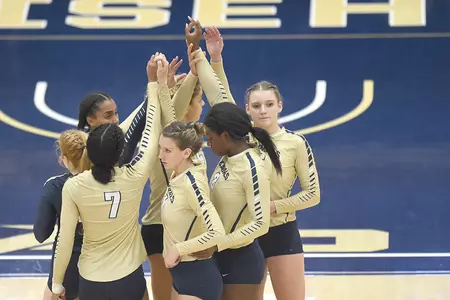 Volleyball in-game huddle