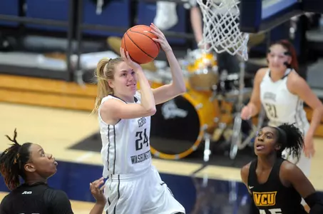 Women's Basketball Action Shot