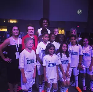Caira Washington, Jen Welter, Billie Jean King and the Bethesda Girls Soccer Team
