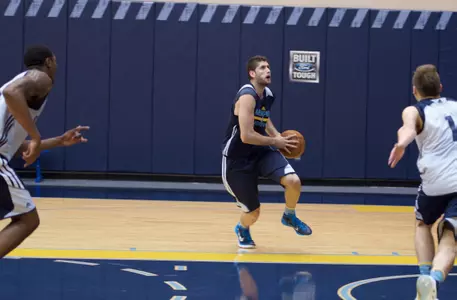 Patricio Garino with the Memphis Grizzlies