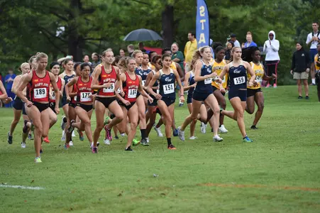 Cross country competes