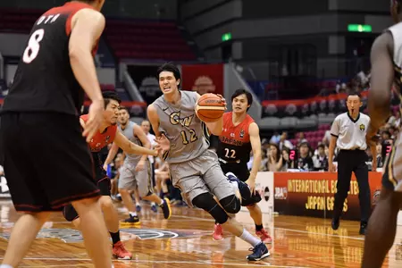 Yuta Watanabe competes in Japan