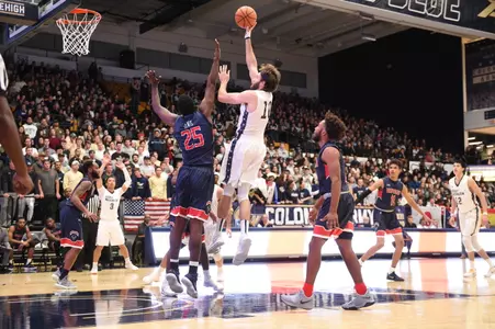 Patrick Steeves had 14 points, five rebounds and four assists