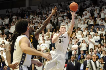 Tyler Cavanaugh had 13 points and 17 rebounds