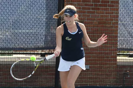 <i>Allison Hansen</i>