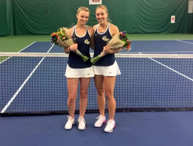 <i>Taylor Nederlander and Allison Hansen</i>