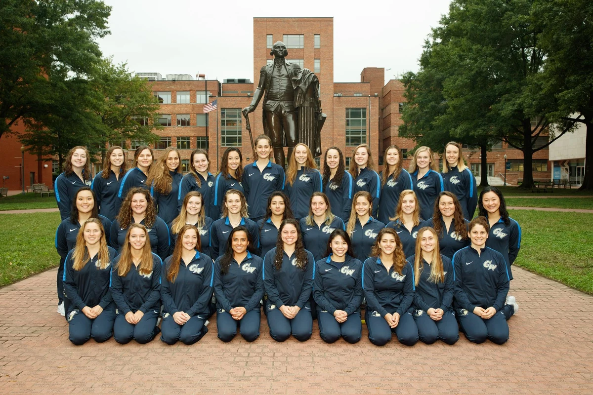 Women's Swimming & Diving