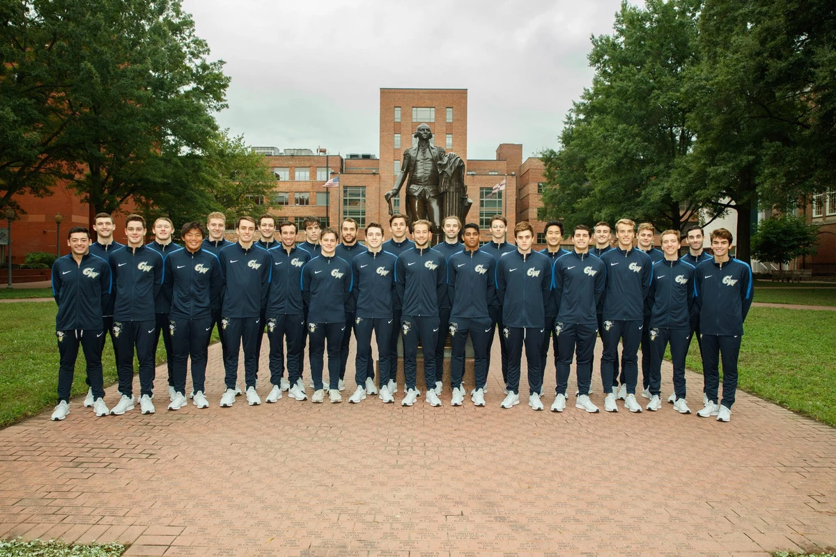 Men's Swim & Dive Team