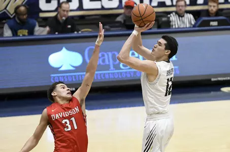 Yuta Watanabe led GW with 20 points