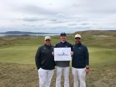 Lowe with head coach Chuck Scheinost and assistant coach Andrew Szunyog