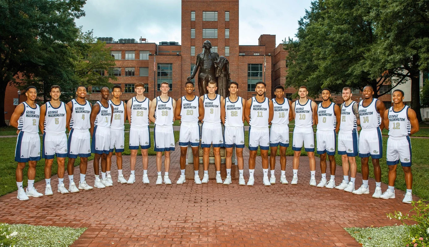 2019-20 Men's Basketball Team Photo