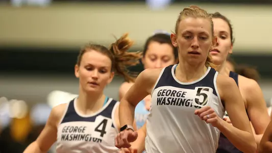 Suzanne Dannheim and Margaret Coogan compete