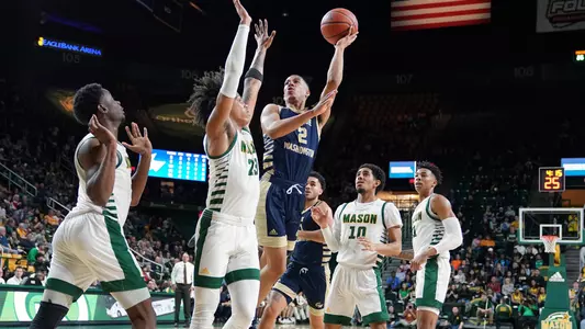 Armel Potter with a jumper at George Mason