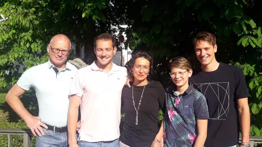 Moritz Fath poses with his family.