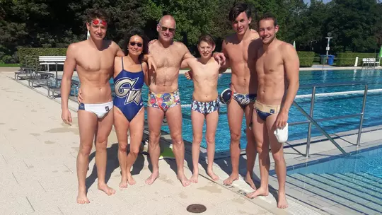 Moritz Fath and his family pose at the pool