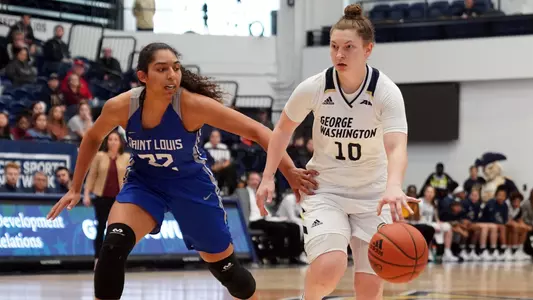 Sydney Zambrotta drives against Saint Louis defense
