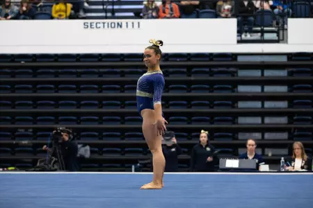 Rachel Kaplan competes on floor.