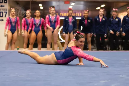 Cydney crasa competes on floor.